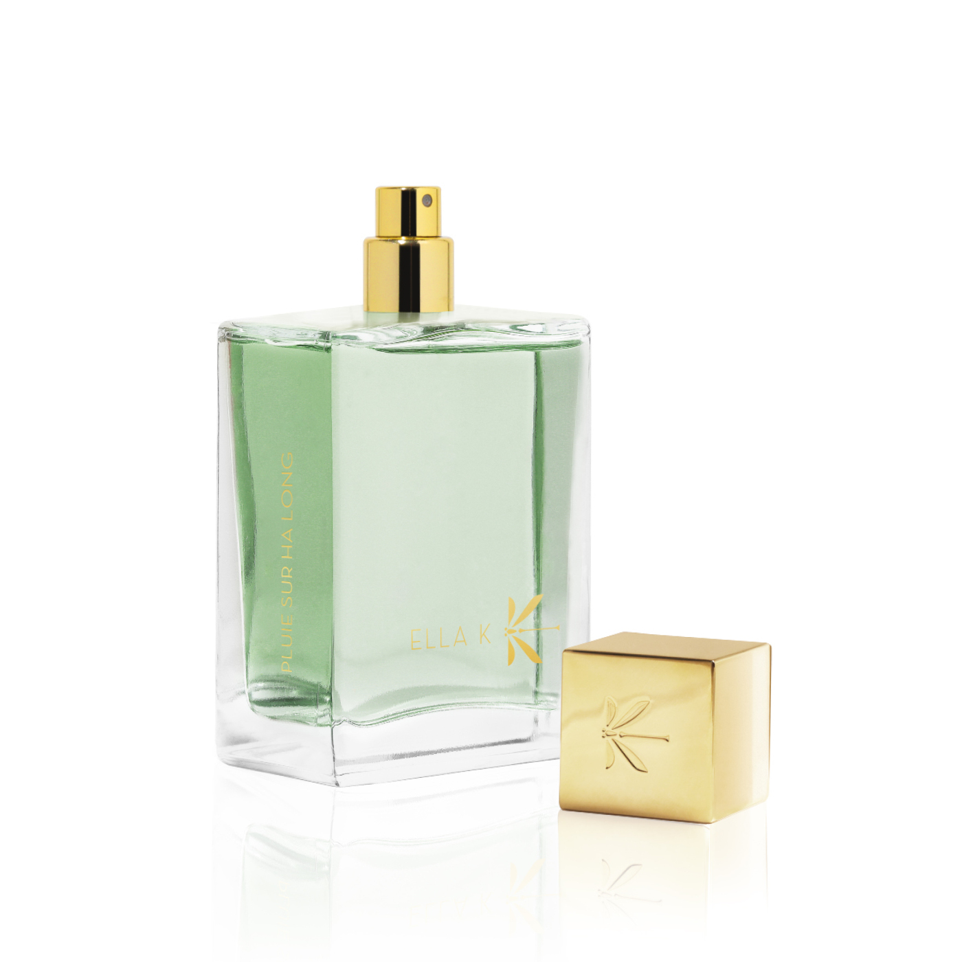 Flacon de parfum Pluie sur Ha Long d’Ella K avec capuchon doré retiré et vaporisateur doré visible, présenté sur fond blanc.
